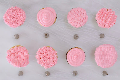 The basics of the piping bag: tame the buttercream!