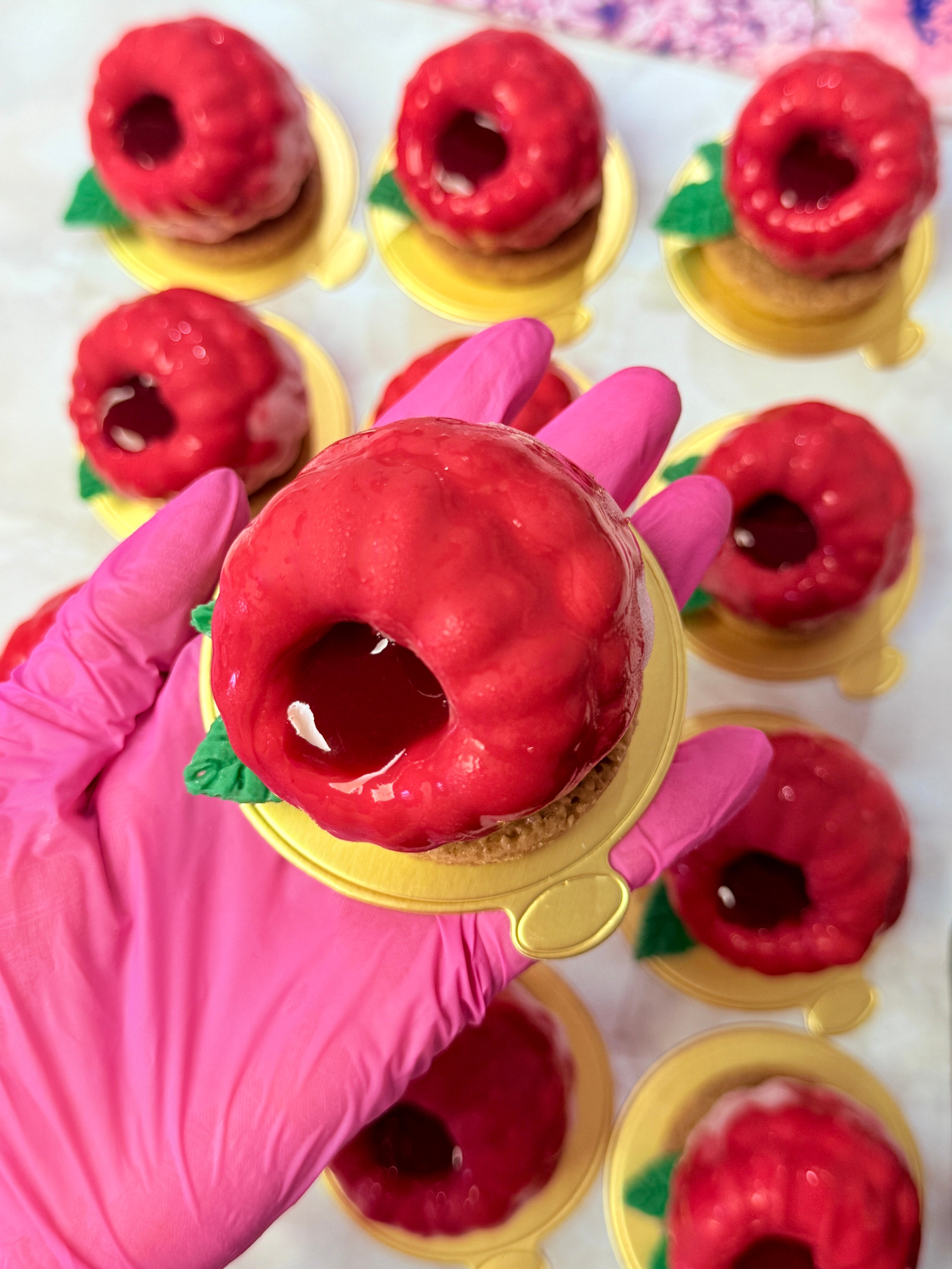 Silicone Baking Mold for 6 Donuts or Bagels