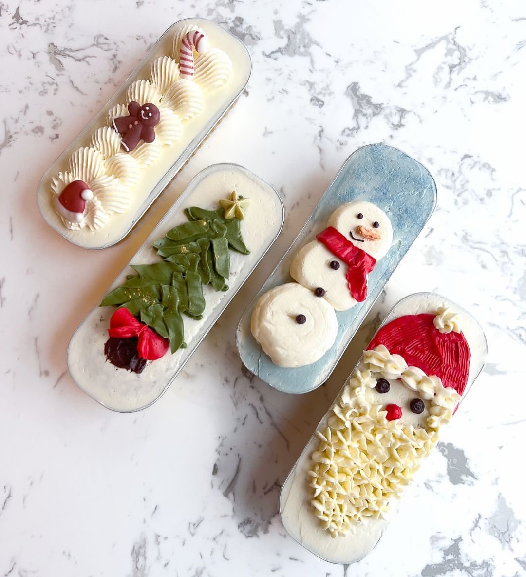 Small Gold Cupcake Cups, 20 pcs.