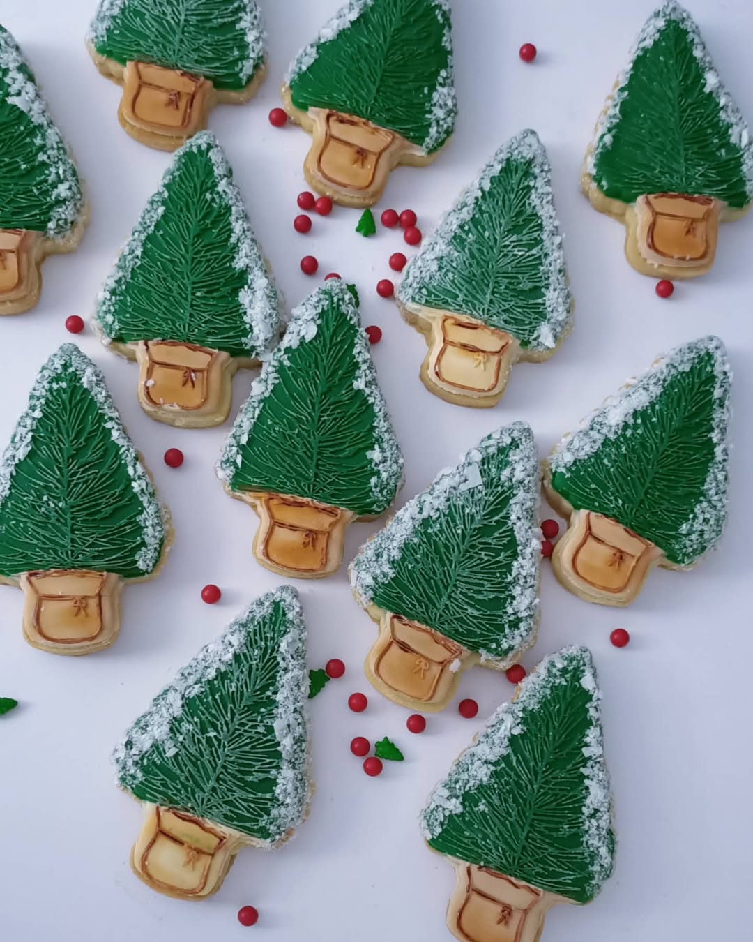 Edible Wafer Paper Mini Gold Bows, Set of 100 pcs.