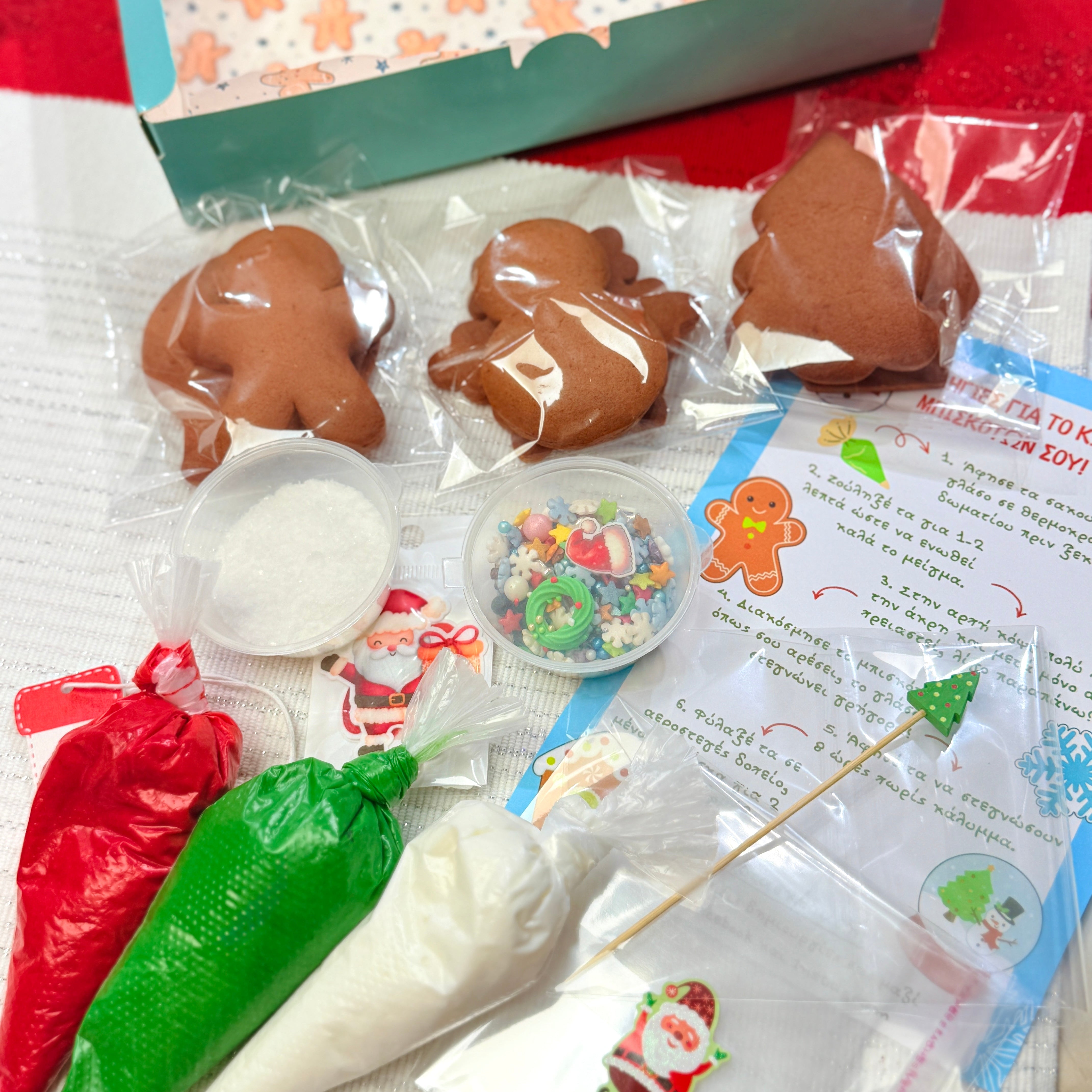 Decorate Christmas Gingerbread Cookies with Royal Icing.