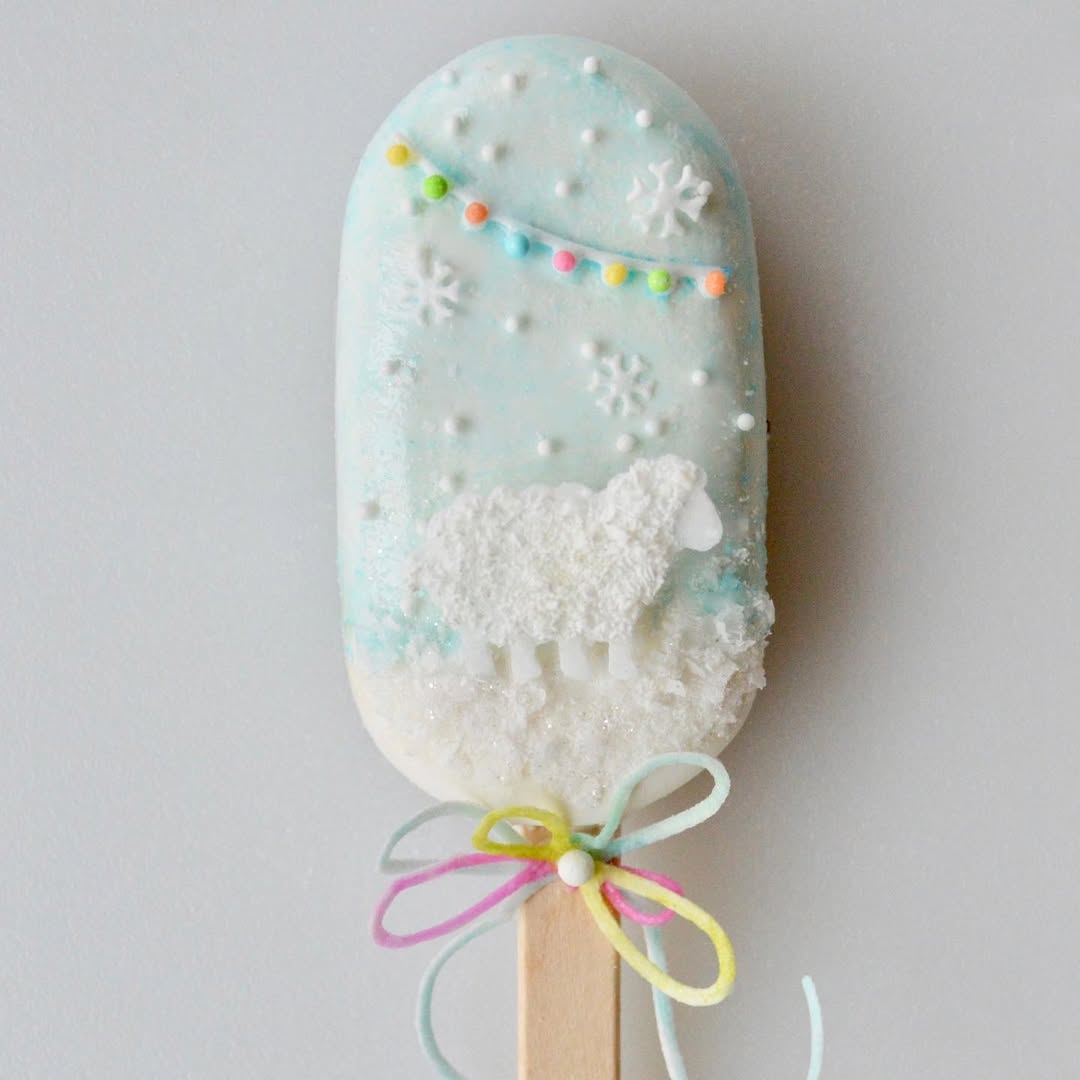 Edible Wafer Paper Mini Gold Bows, Set of 100 pcs.